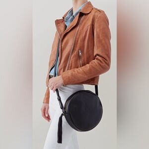 ‼️RARE‼️🎸💯AUTH. HOBO 🎸🔥NWT🔥Groove Calfskin Leather Crossbody Bag in Butterscotch